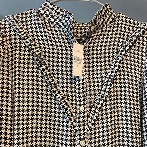 NWT, Ann Taylor Houndstooth blouse, Sz S. Never worn!